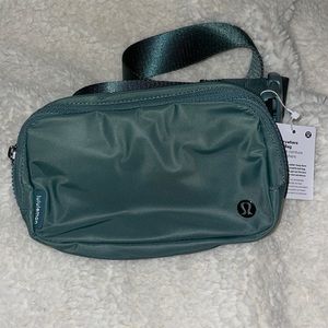 Lululemon Everywhere Belt Bag